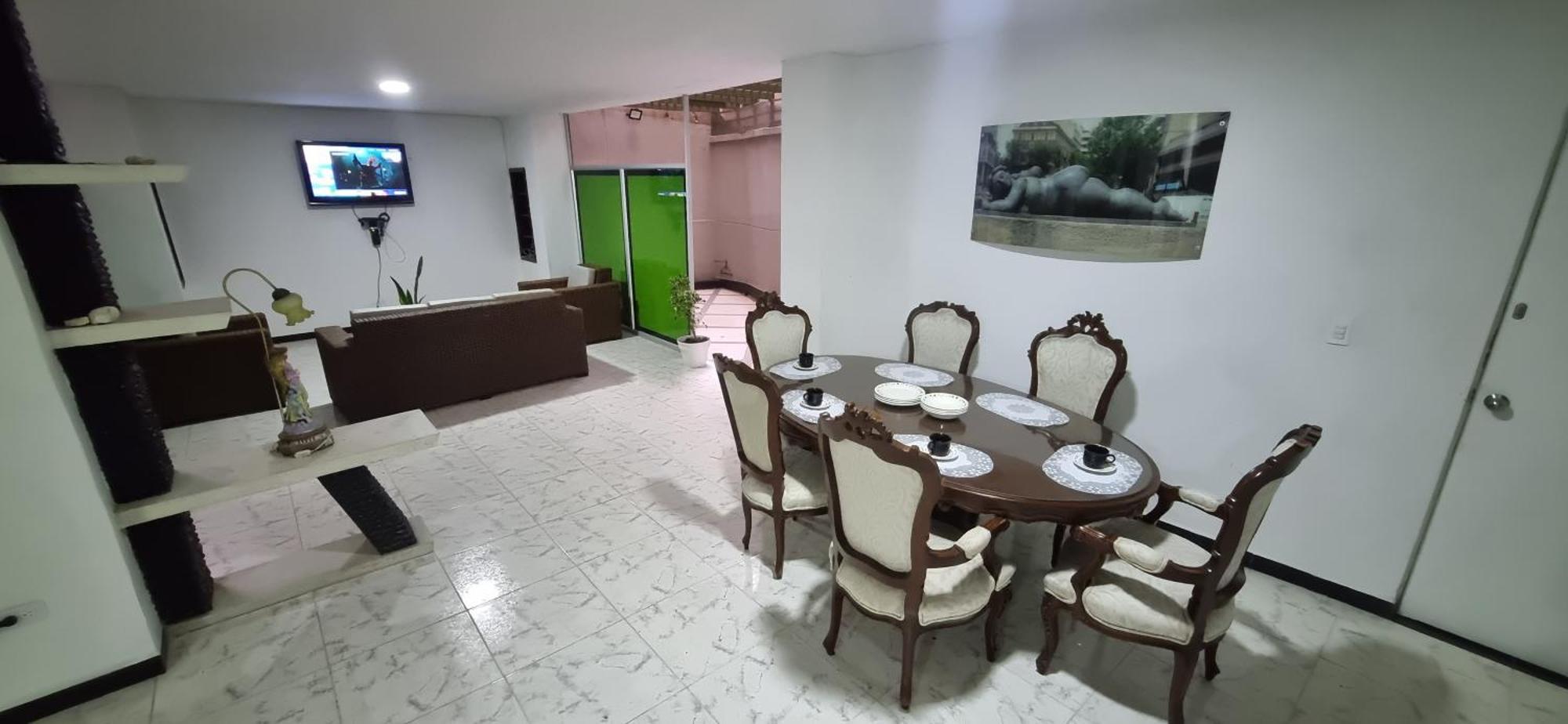 Casa Grande En El Centro De La Cuidad Apartment Medellin
